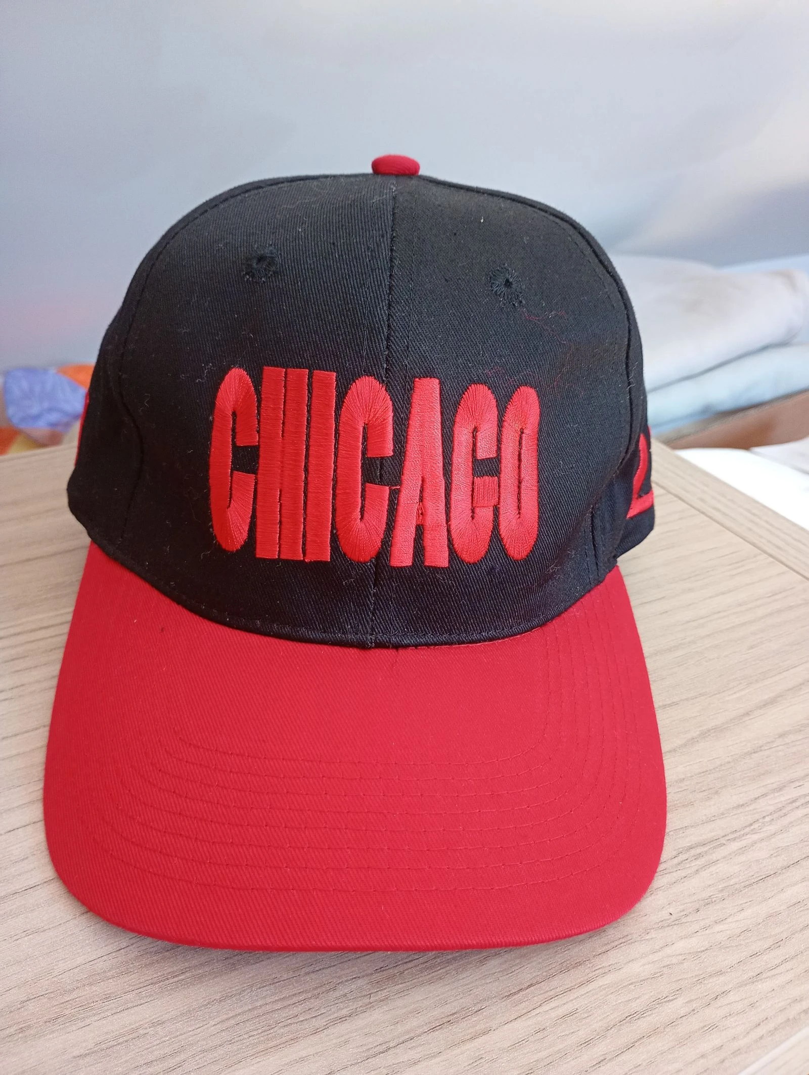 Casquette vintage années 90 snapback Chicago noir et rouge réglable  – photo 5